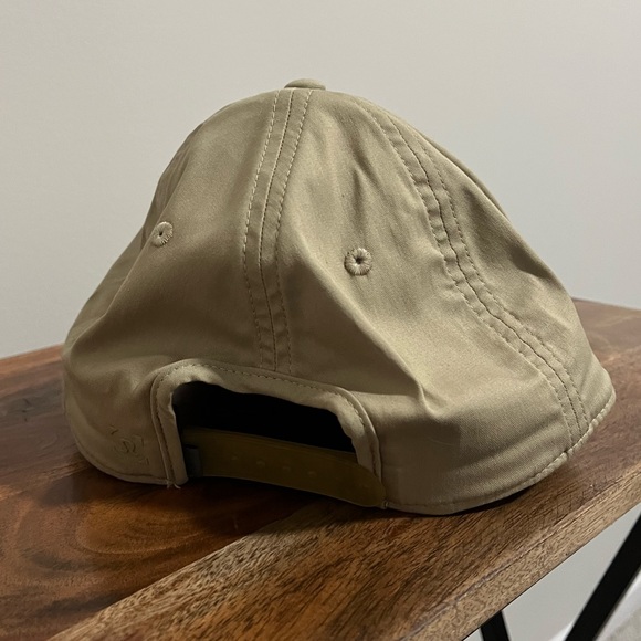 Lululemon Men’s SnapBack Hat - Picture 4 of 6